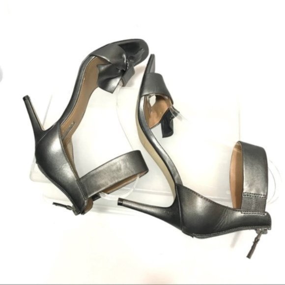 Tahari Women's Silver Gray Satin Bow Ankle Strap Sandals Size 7 - Picture 5 of 8
